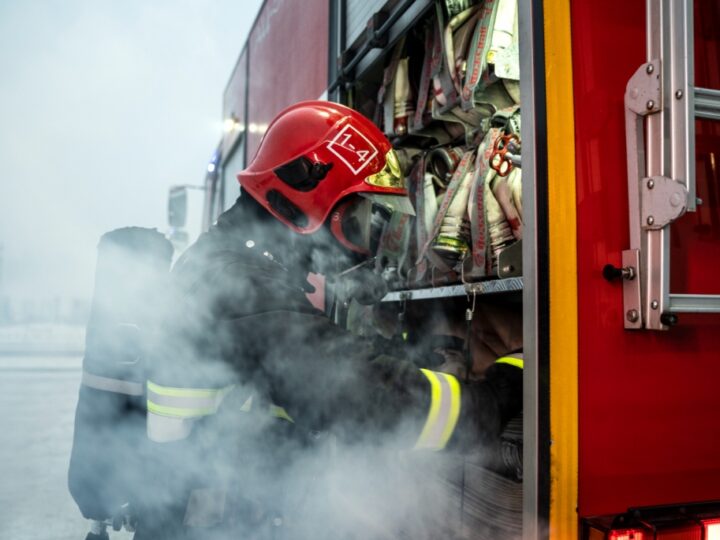 Strażak ucierpiał podczas gaszenia ognia w centrum Przemyśla