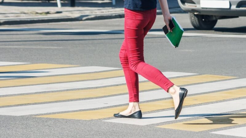 Kobieta wypadła z balkonu na Kazanowie w Przemyślu – dramatyczne zdarzenie w bloku mieszkalnym