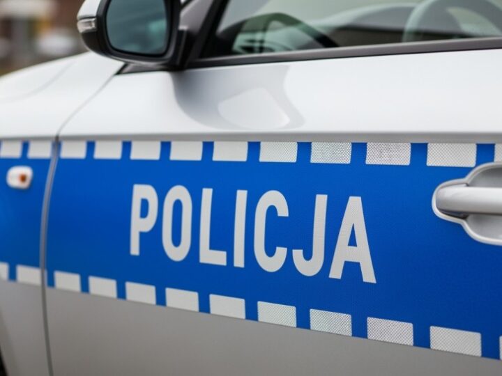 Bezpieczne dzieciństwo: Policjanci edukują młodzież o przemocy