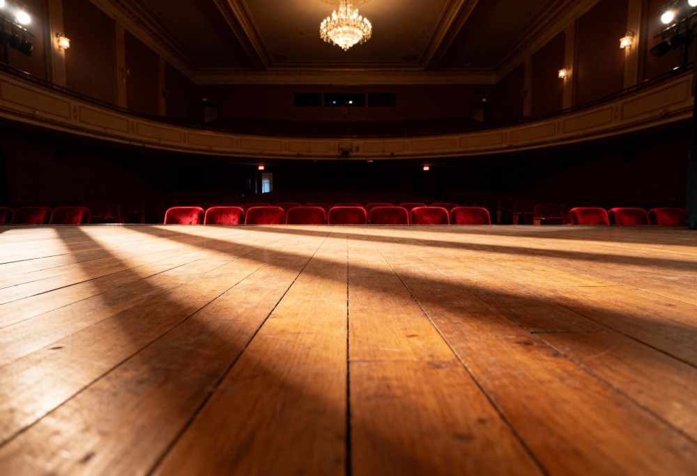 Wernisaż Małgorzaty Freudenberger-Woźniak w Przemyślu: odkryj mistyczne inspiracje artystki