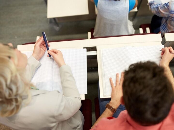 Świąteczna magia w Przemyślu: radosne spotkanie rodzin z Klubem Czytających