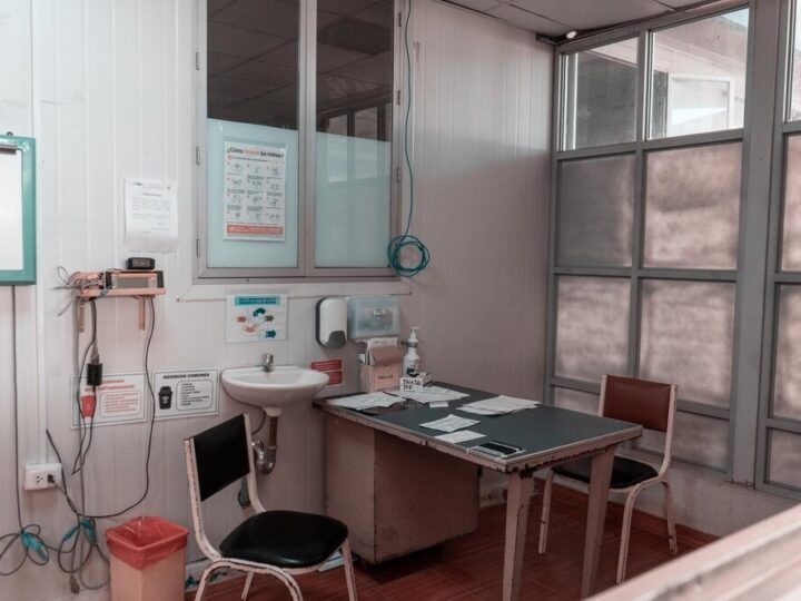 Wzrost zachorowań na grypę: Kluczowe zasady higieny dla mieszkańców Powiatu Przemyskiego