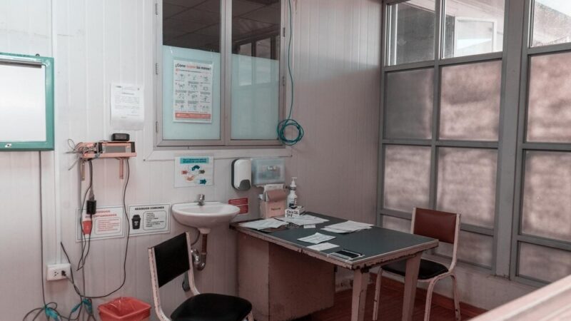 Wzrost zachorowań na grypę: Kluczowe zasady higieny dla mieszkańców Powiatu Przemyskiego