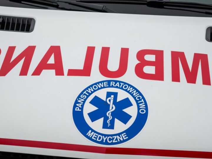 Policja ratuje bezdomnych w trudnych warunkach zimowych