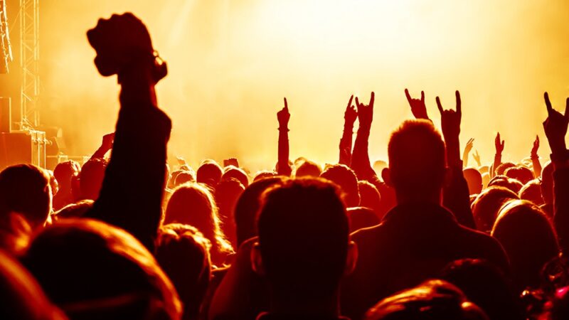 Skaldowie na żywo: Muzyczna podróż przez sześć dekad”