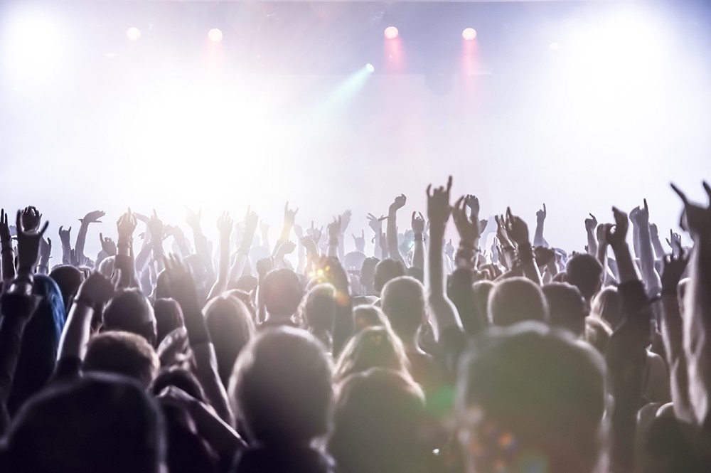 Koncert „Uciekaj skoro świt” – Muzyczne hołdy dla Krajewskiego w Zamku Kazimierzowskim