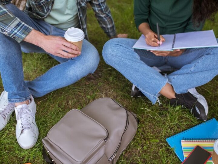 Dobrostan nauczycieli: Wyzwania i odpowiedzialność w edukacji.