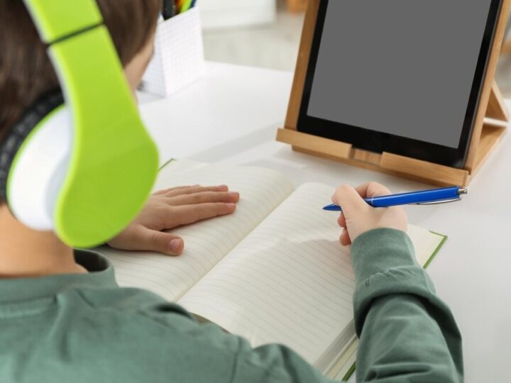 Młodzież w Przemyślu: Dotacje i wsparcie dla lokalnych inicjatyw na spotkaniu informacyjnym