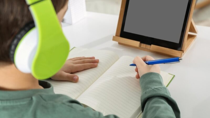 Młodzież w Przemyślu: Dotacje i wsparcie dla lokalnych inicjatyw na spotkaniu informacyjnym