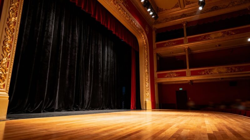 Poezja w Przemyślu: Wieczór refleksji i emocji