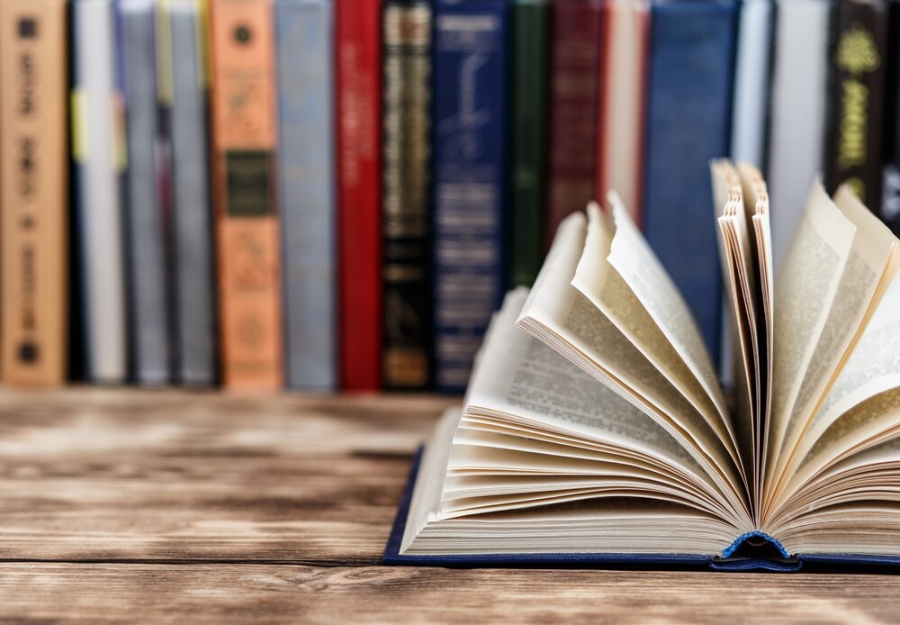Literackie wyzwania dla twórców: Konkursy pod patronatem Prezydenta Przemyśla startują!