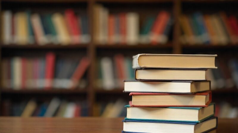 Zdobądź bilety na film „Pucio kocha zwierzaki” w bibliotece!